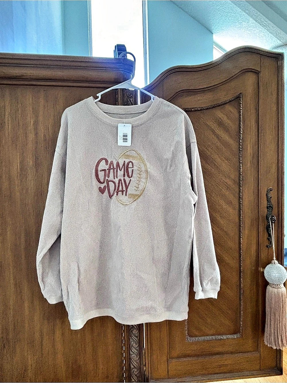 Game Day Graphic Sweatshirt Taupe